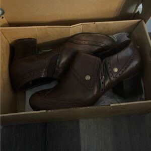 Born Womens Heel Shoes